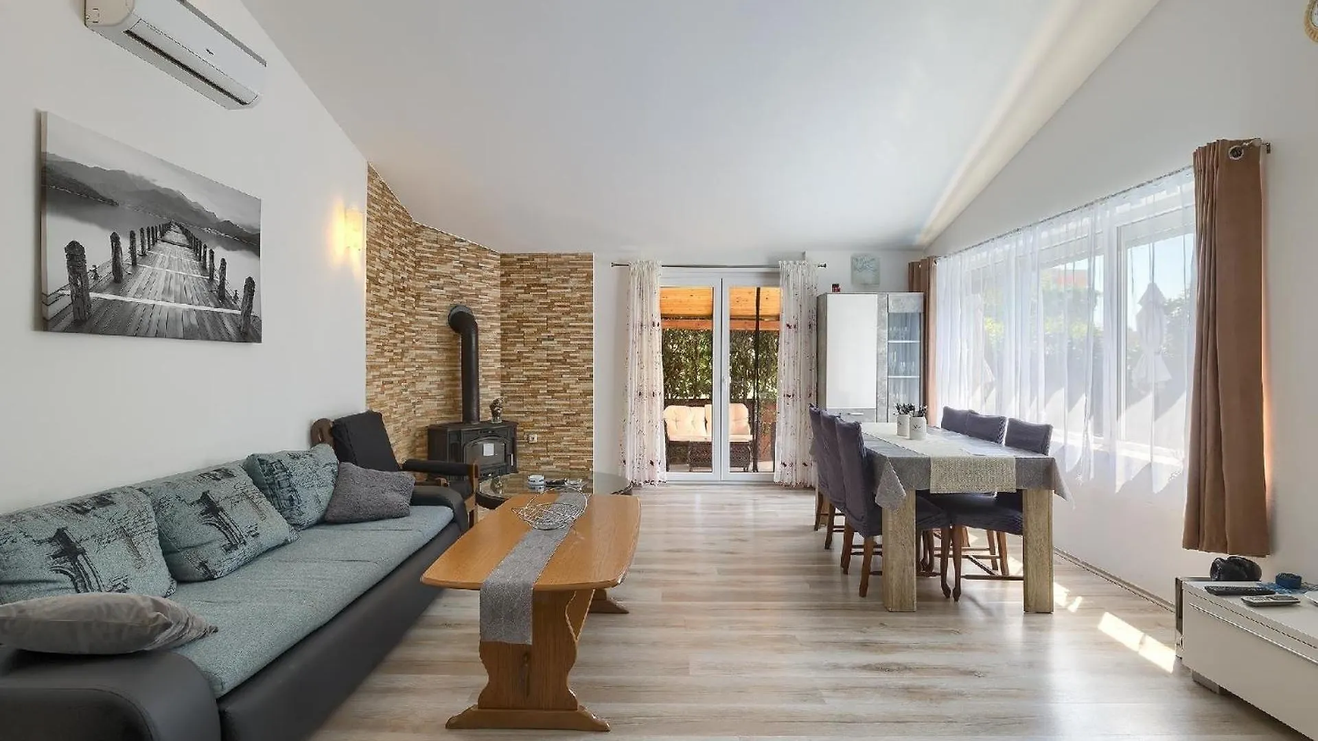 Ferienhaus Mit Privatpool Fuer 6 Personen Ca 115 Qm In Medulin, Istrien Suedkueste Von Istrien Holiday home Medulin